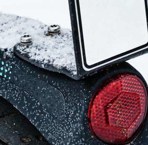 Zu sehen ist das Beitragsbild 1 zum Thema: E-Scooter Nummernschild