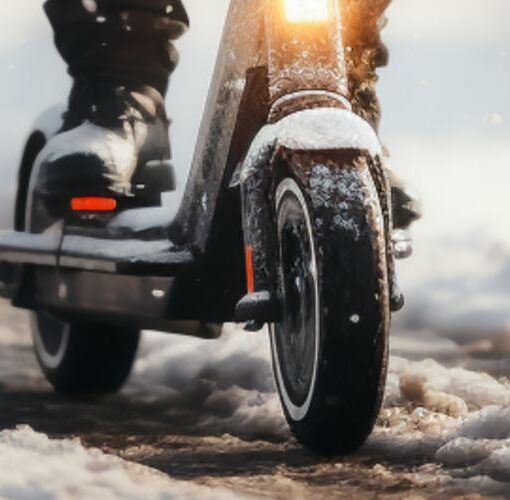 Zu sehen ist das Beitragsbild 1 zum Thema: E-Scooter für Gelände Ratgeber