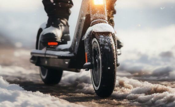 Zu sehen ist das Beitragsbild 1 zum Thema: E-Scooter für Gelände Ratgeber