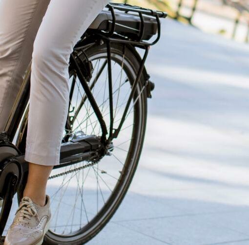 Zu sehen ist das Beitragsbild 1 zum Thema: Kalkhoff E-Bikes für Frauen